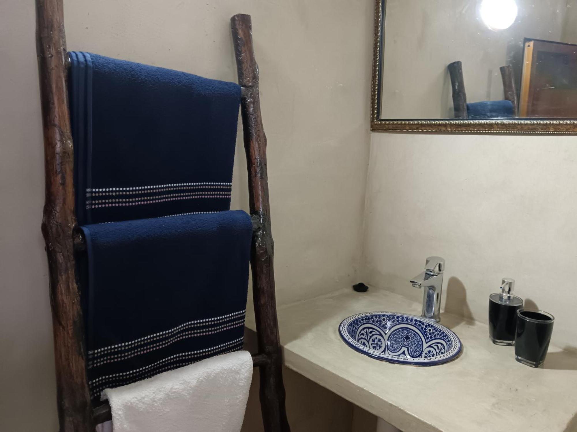 Relais De Tahla Hotell Aïn Bou Mahdi Exteriör bild